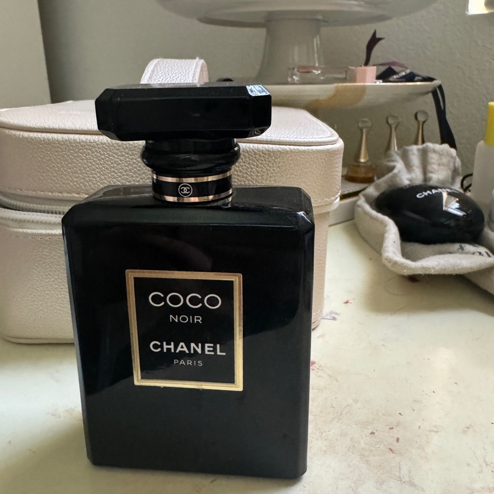 Chanel COCO Noir perfume